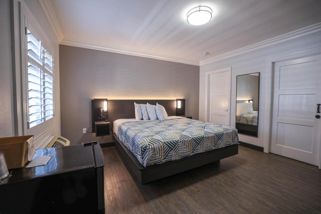 Tustin Hotel | Motel 6, Tustin, Orange County-CA