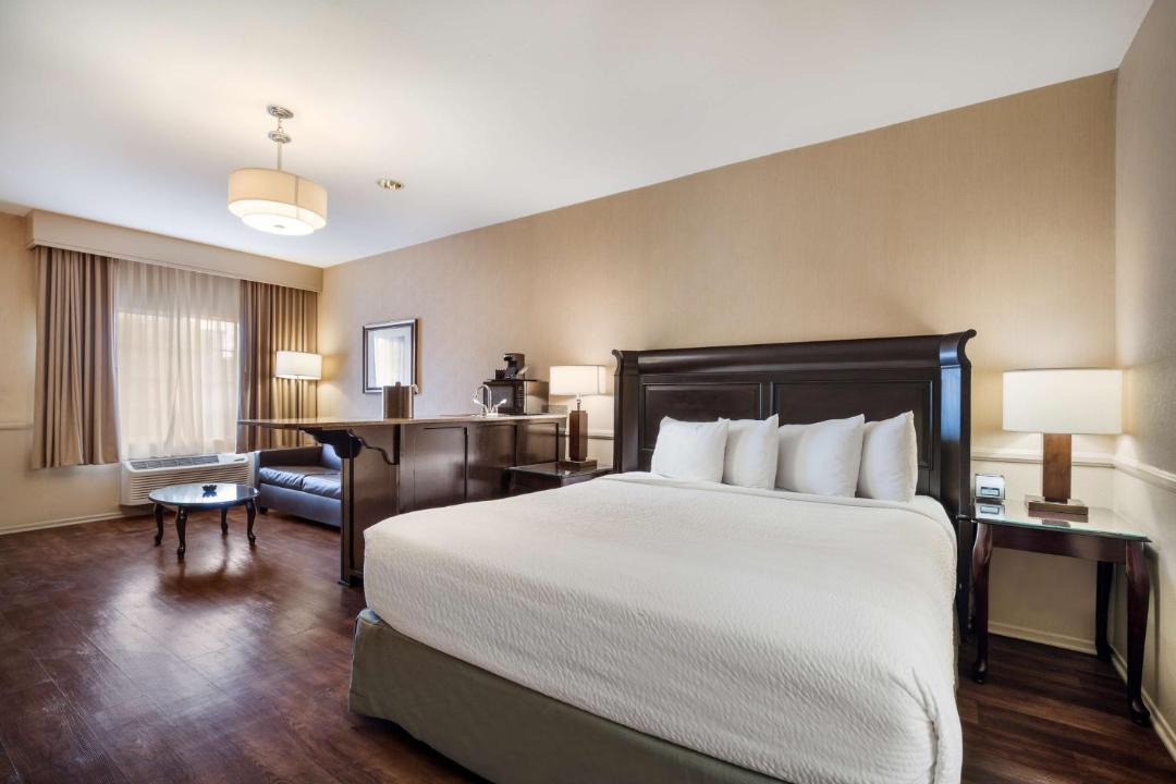 Corona Hotel | Best Western Corona Hotel & Suites
