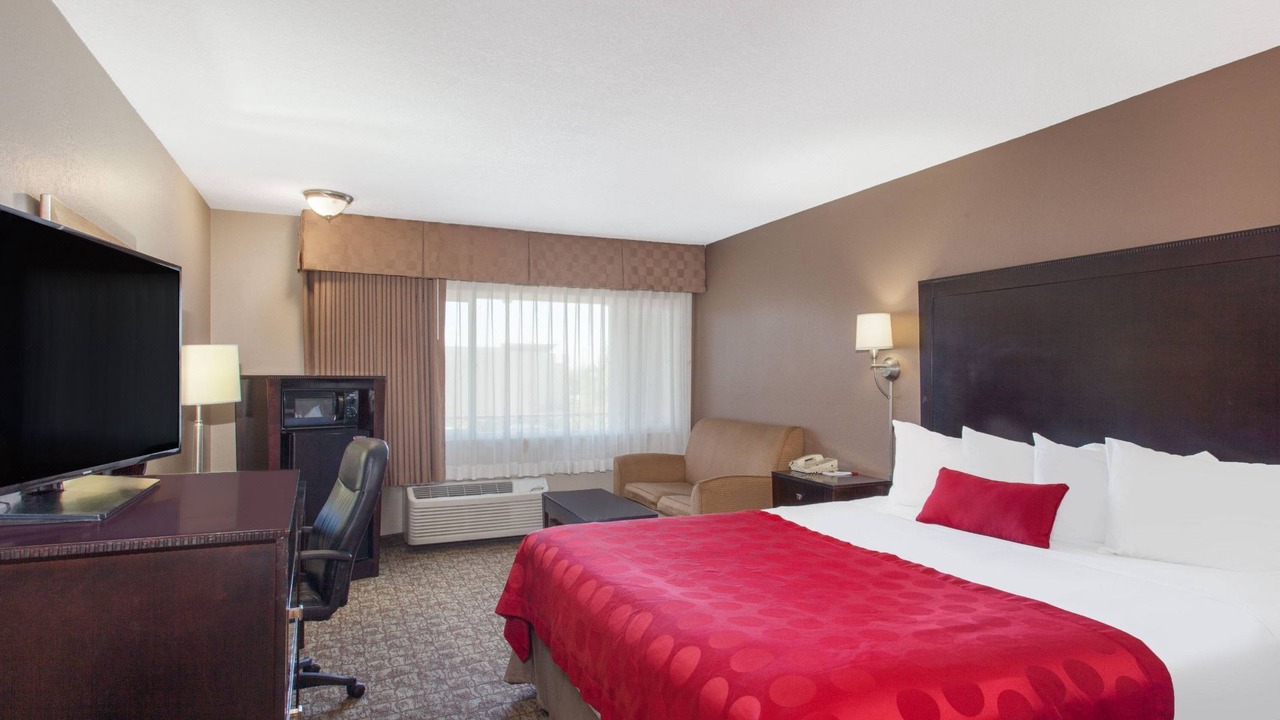Photo of Bedroom in Raisin