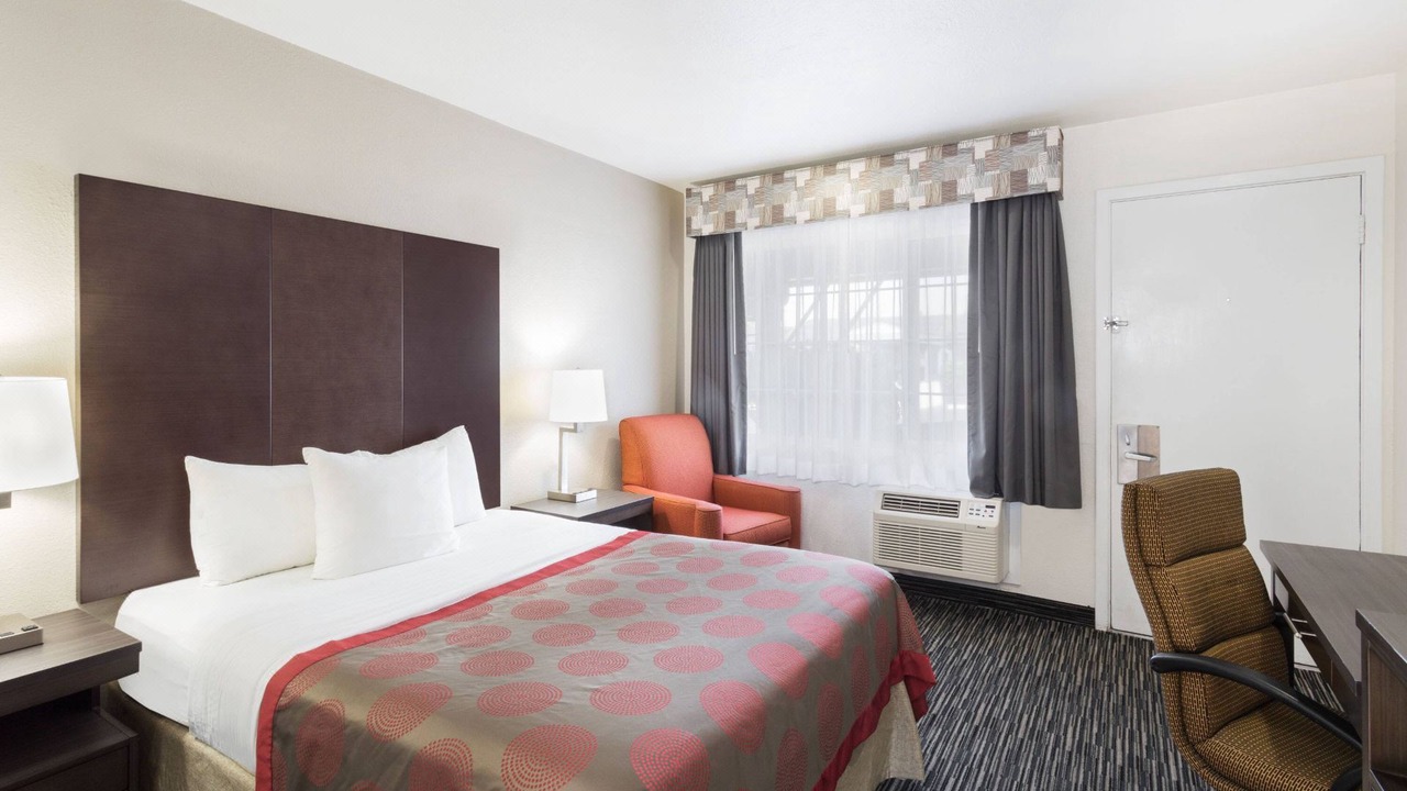 Photo of Bedroom in North Fremont Street