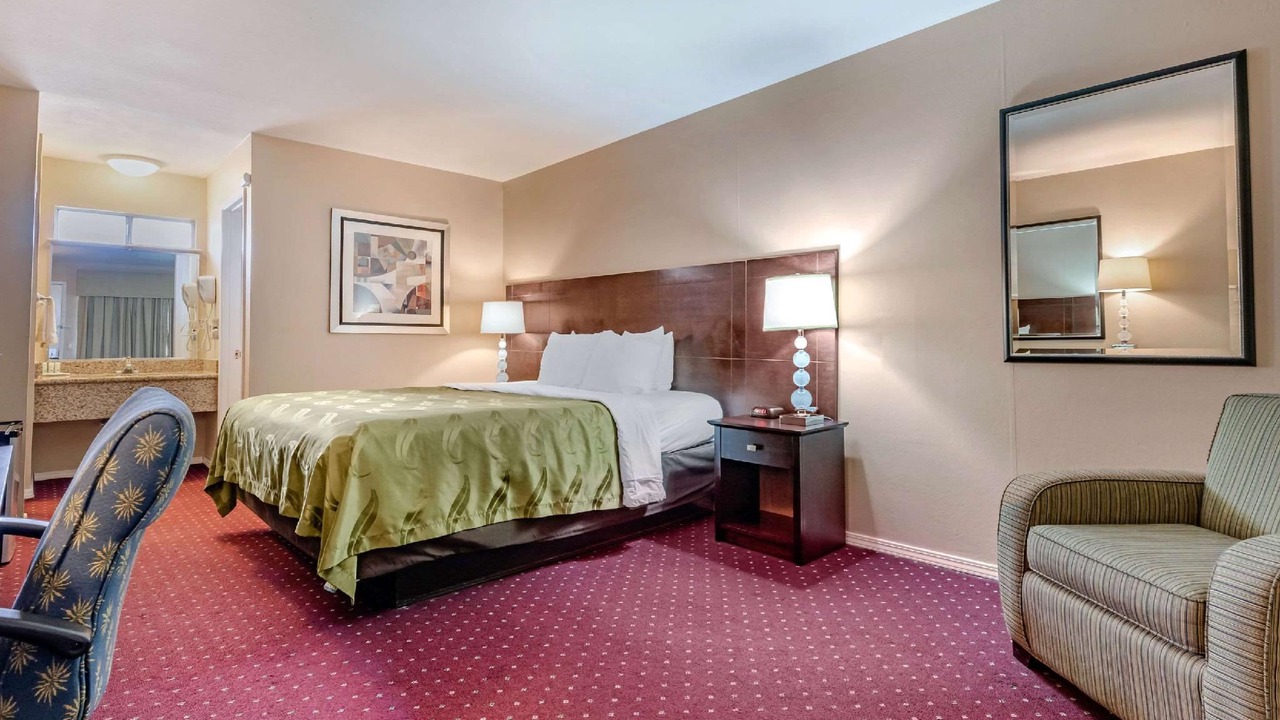 Photo of Bedroom in North Fremont Street