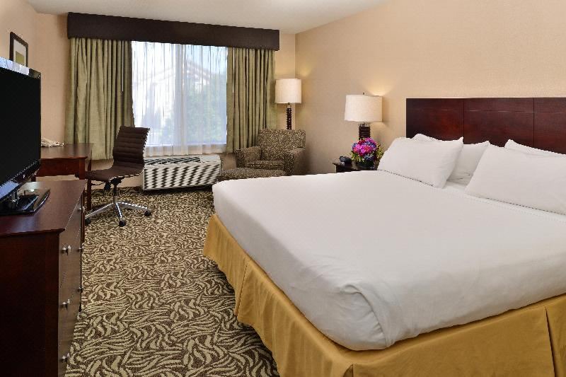 Photo of Bedroom in Raisin