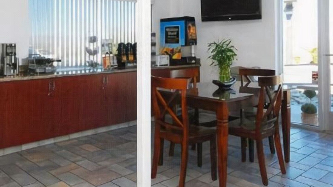 Photo of Livingroom in Ridgecrest