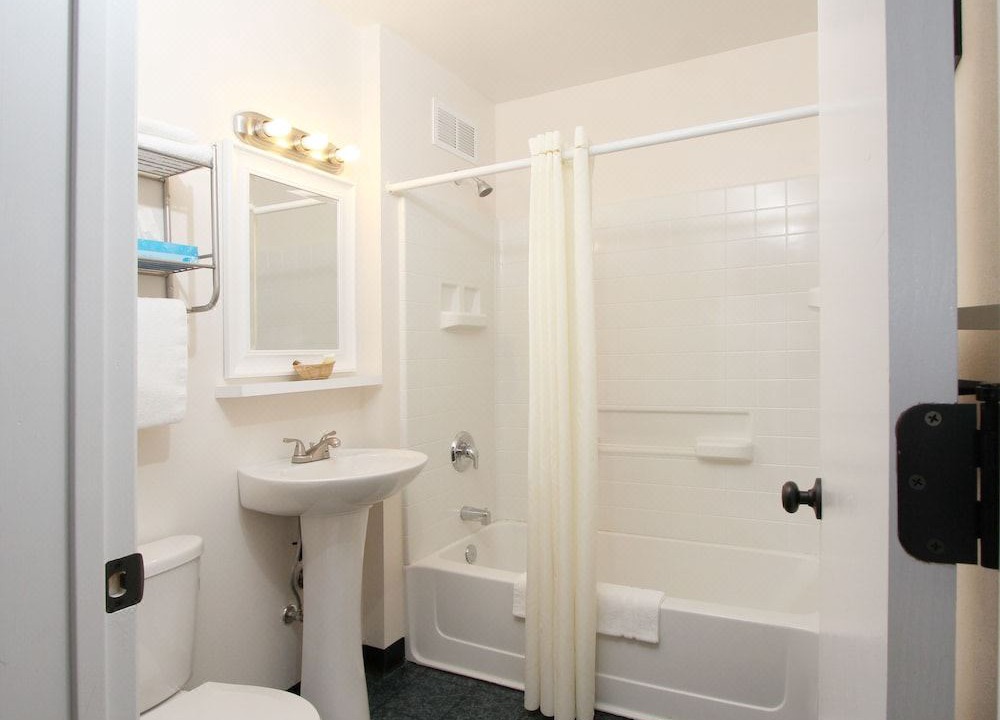 Photo of Bathroom in Winnemucca