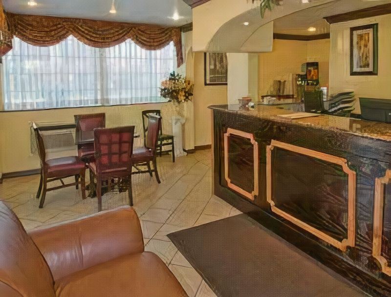 Photo of Livingroom in Downtown