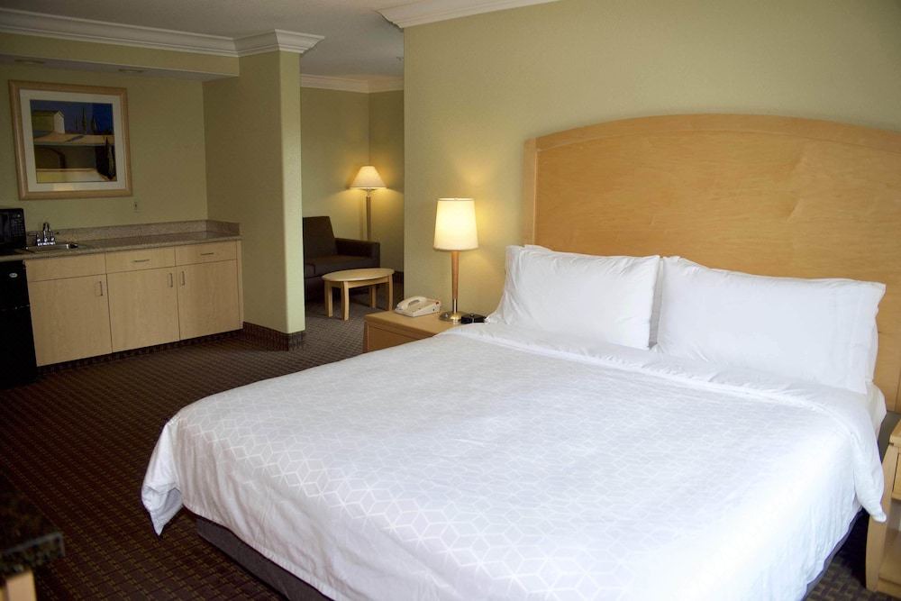 Photo of Bedroom in Nut Tree