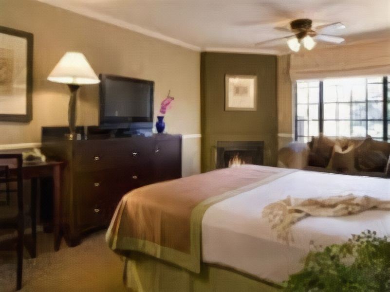 Photo of Bedroom in San Simeon