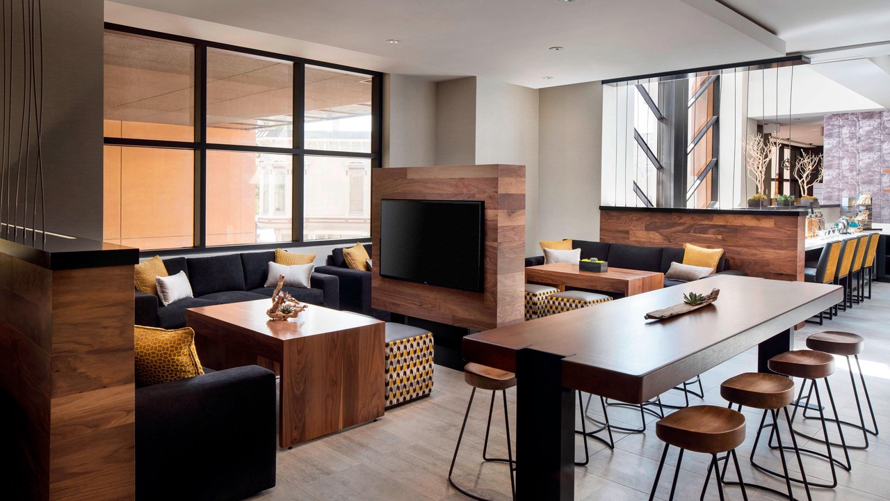 Photo of Livingroom in Downtown Oakland