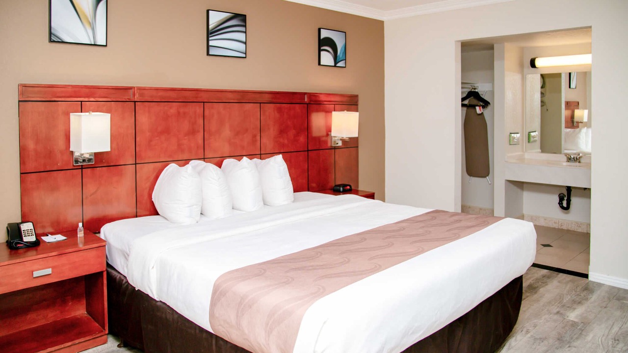 Photo of Bedroom in Thousand Oaks