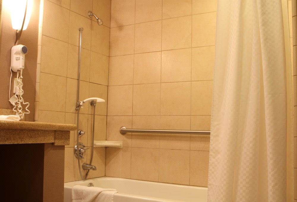 Photo of Bathroom in East Peralta