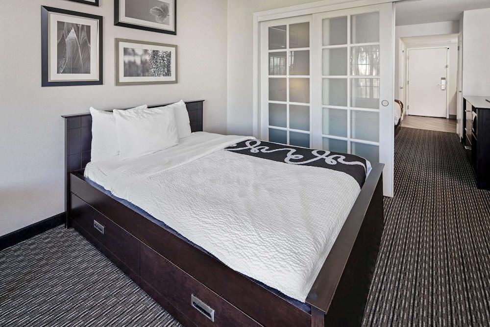 Photo of Bedroom in Anaheim Resort