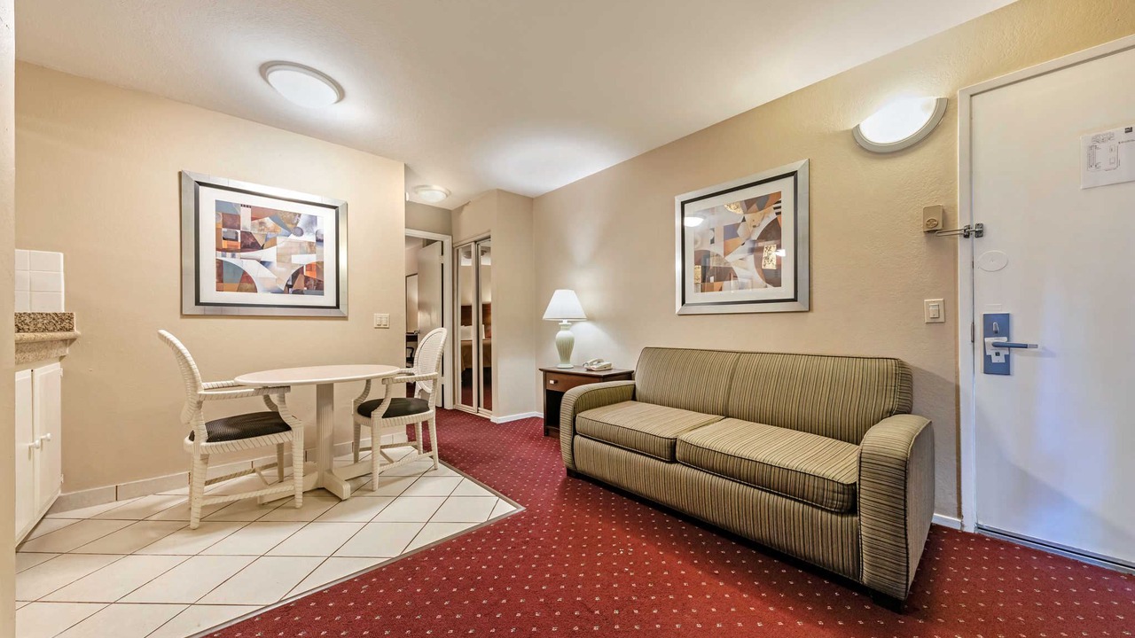 Photo of Livingroom in North Fremont Street