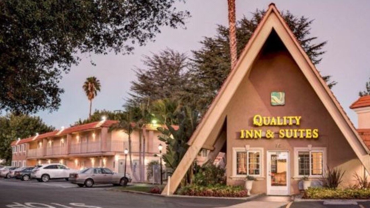 Photo of Buildings in Thousand Oaks