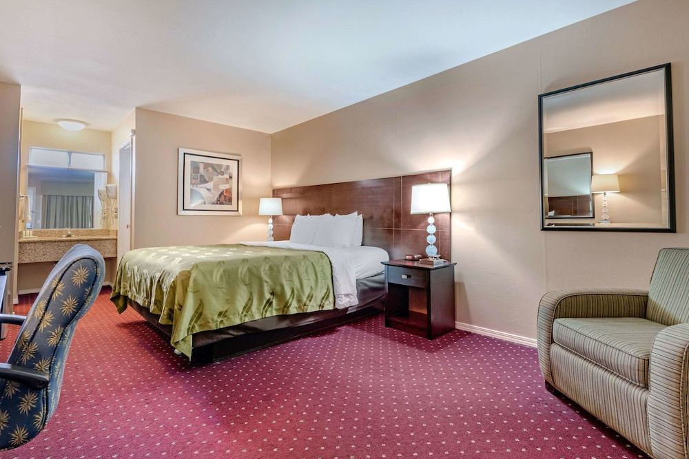 Photo of Bedroom in North Fremont Street