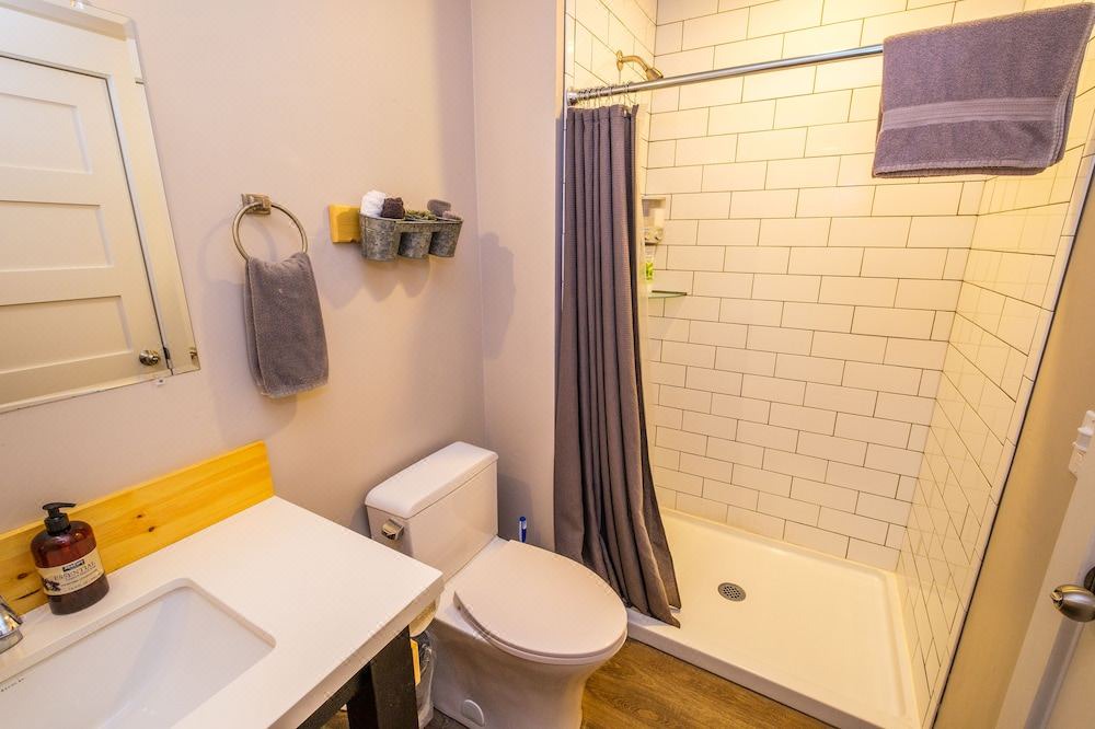 Photo of Bathroom in Bishop