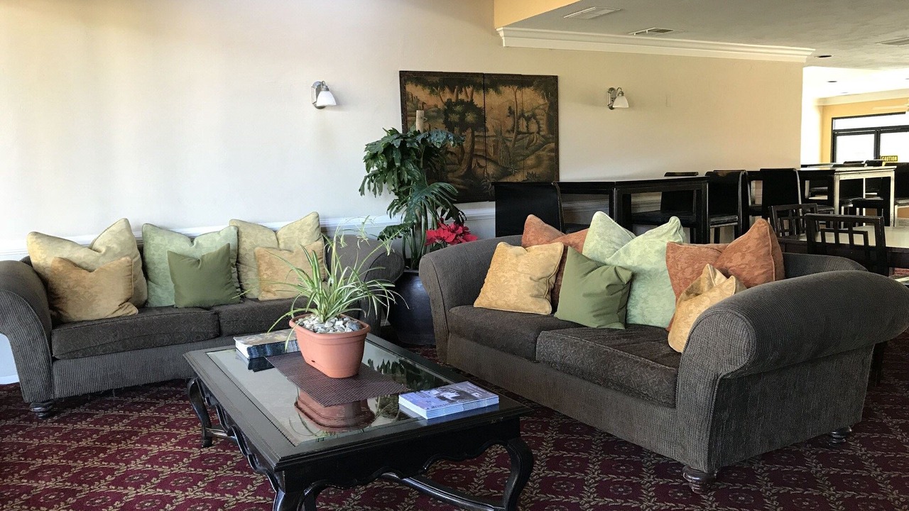 Photo of Livingroom in San Simeon