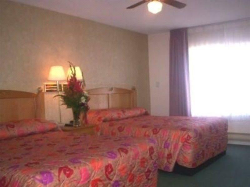 Photo of Bedroom in San Simeon