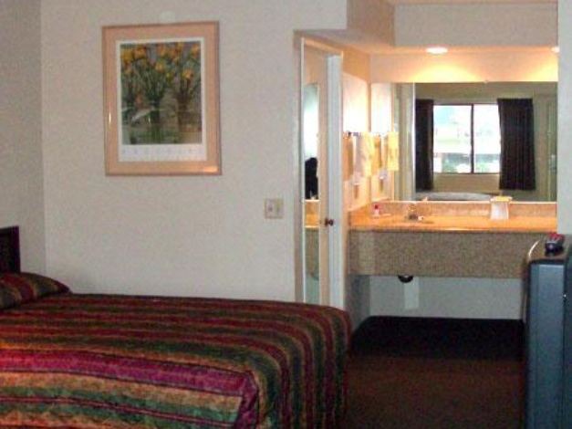 Photo of Bedroom in Pumpkin Center