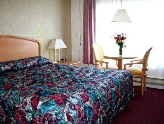 Photo of Bedroom in San Simeon