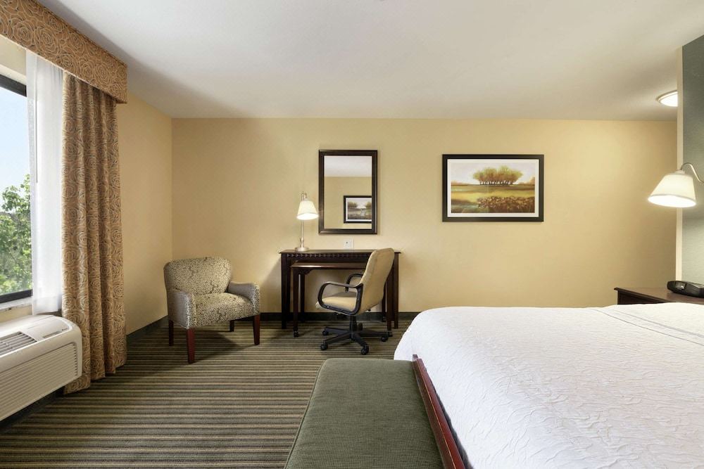 Photo of Bedroom in Newbury Park