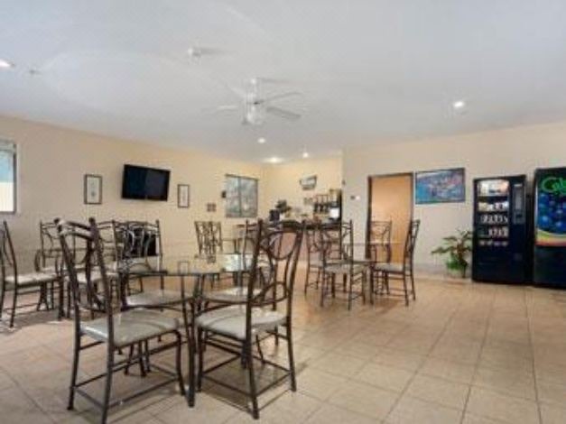 Photo of Livingroom in Lake Havasu City