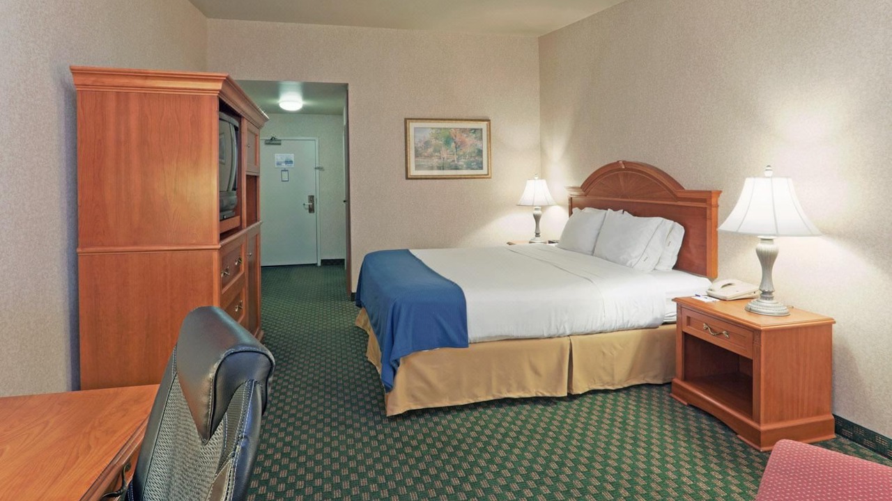 Photo of Bedroom in Pumpkin Center
