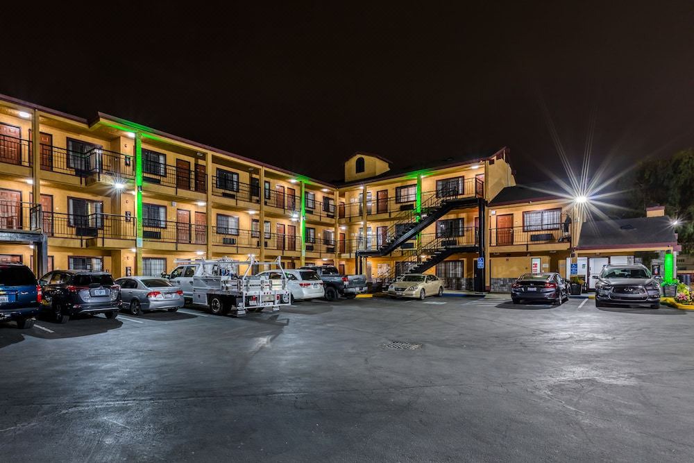 Photo of Buildings in Salinas