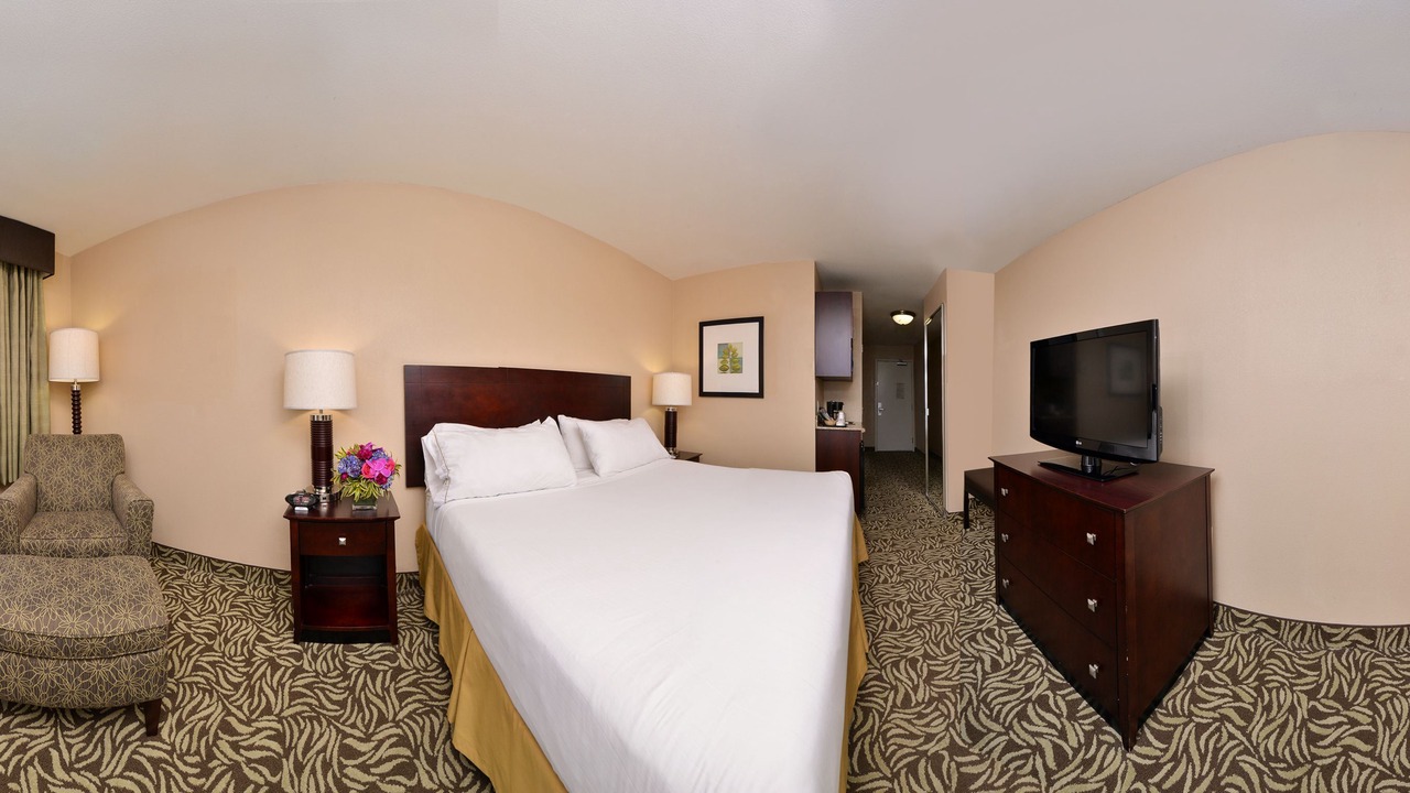 Photo of Bedroom in Raisin