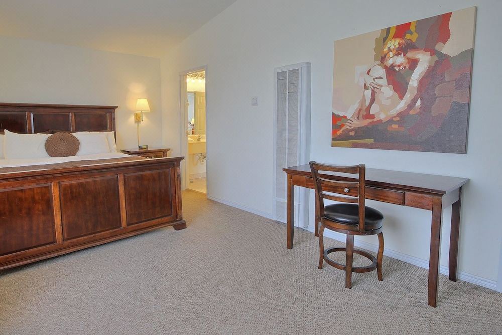 Photo of Livingroom in San Simeon