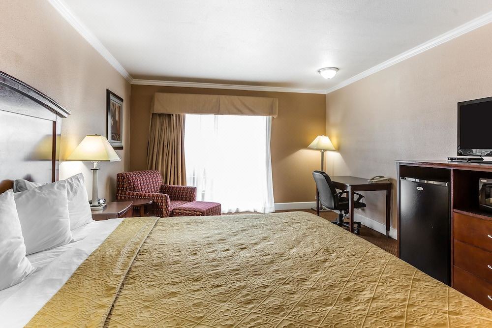 Photo of Livingroom in San Simeon