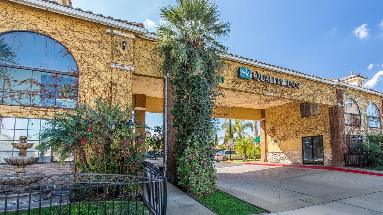Photo of Buildings in Hemet