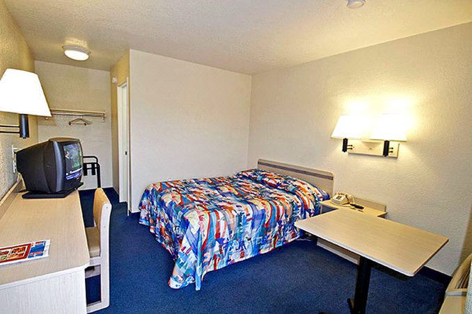 Photo of Bedroom in Raisin