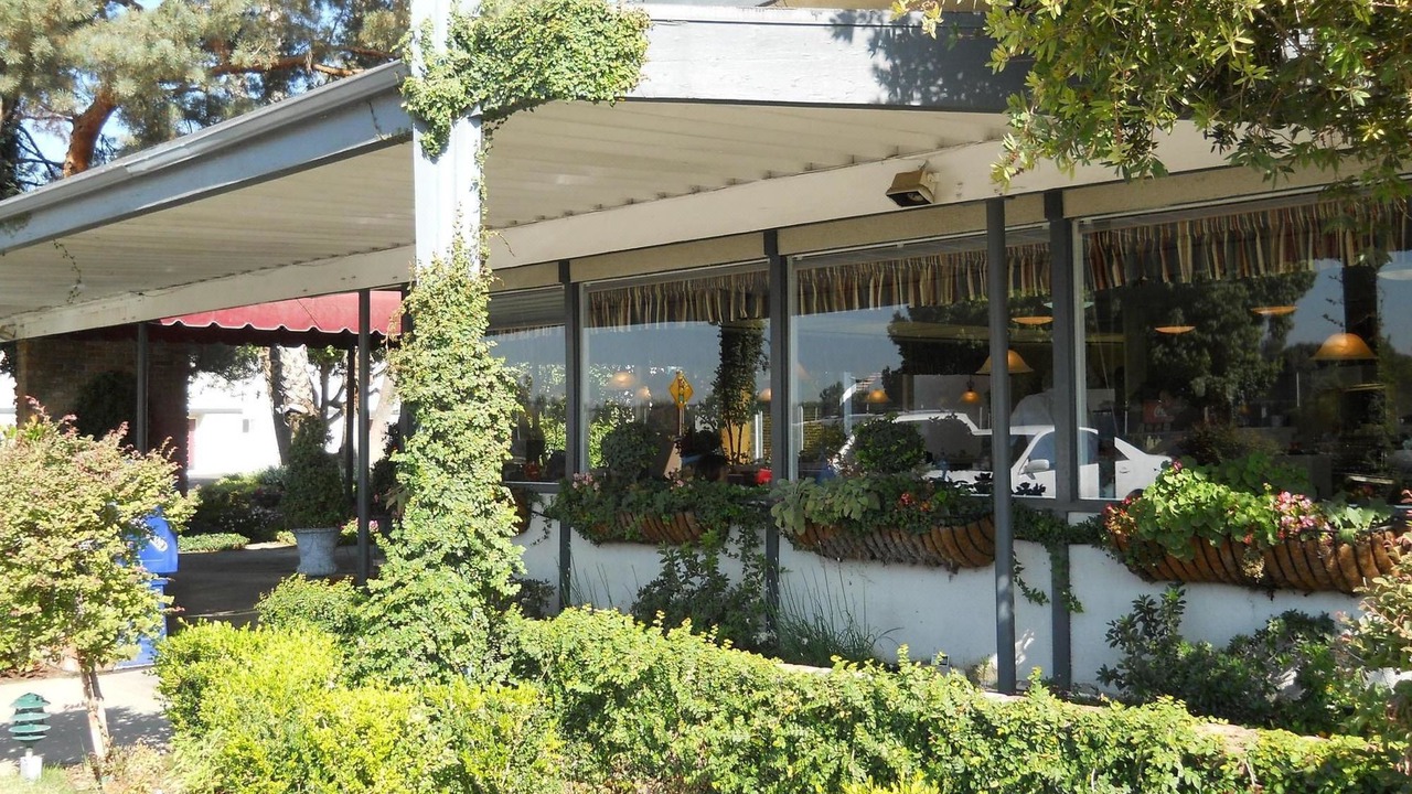 Photo of Buildings in Visalia