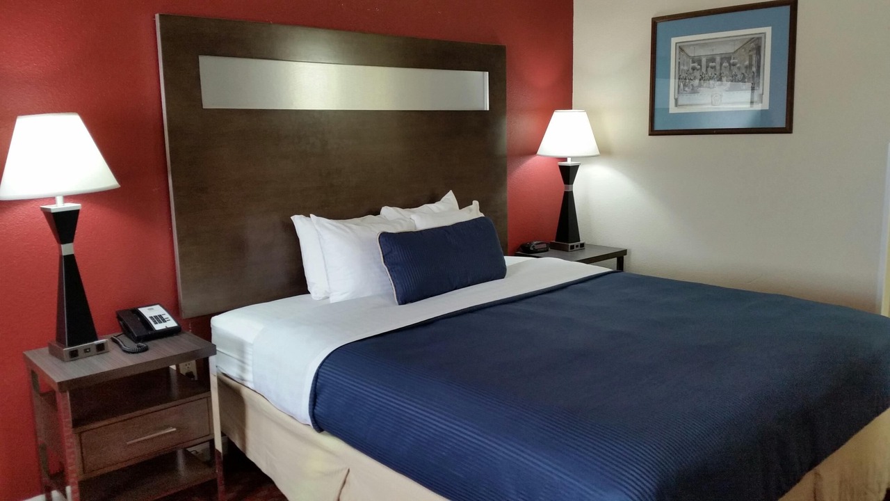 Photo of Bedroom in Dinuba