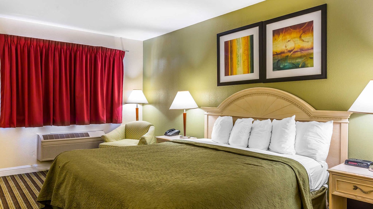Photo of Bedroom in Salinas