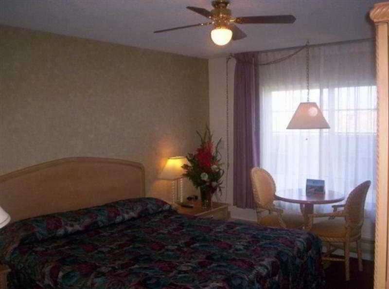 Photo of Bedroom in San Simeon