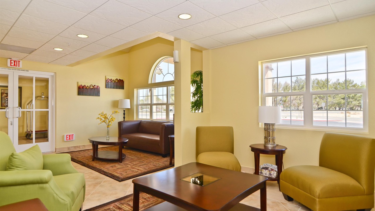 Photo of Livingroom in California City