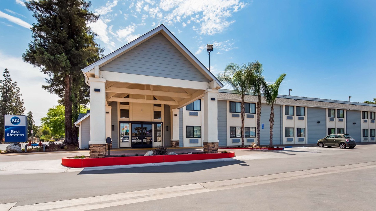Photo of Buildings in Tulare