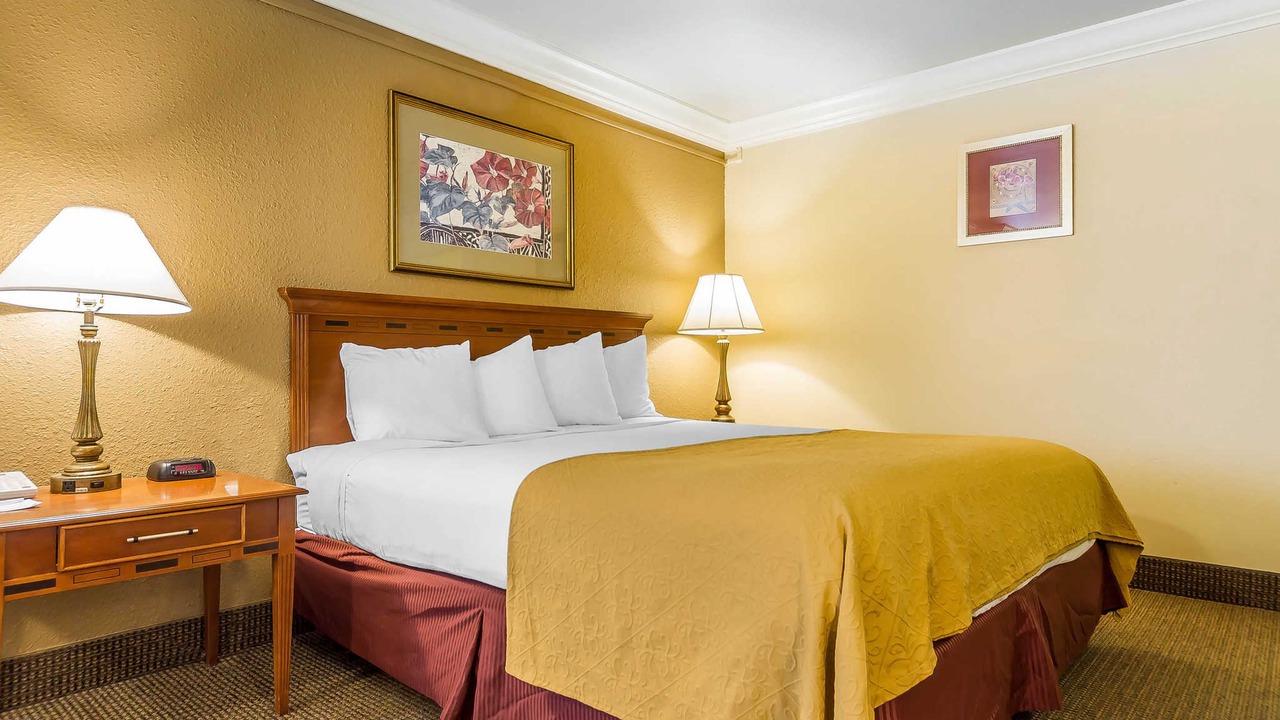 Photo of Bedroom in Nut Tree
