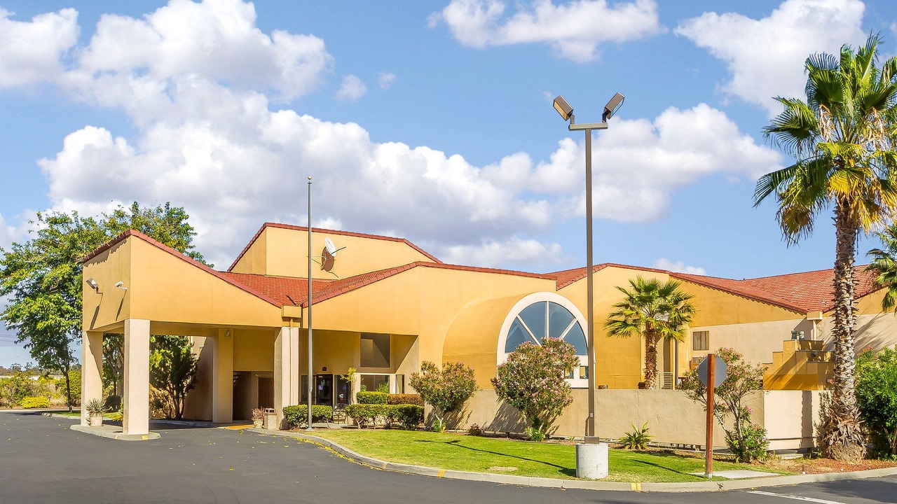 Photo of Buildings in Nut Tree