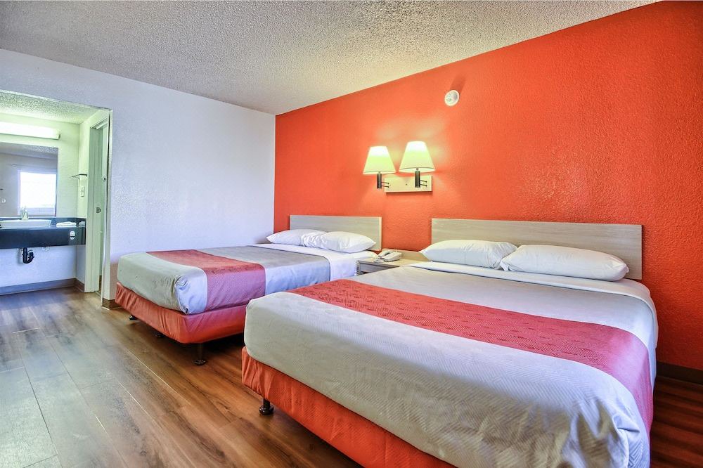 Photo of Bedroom in Raisin