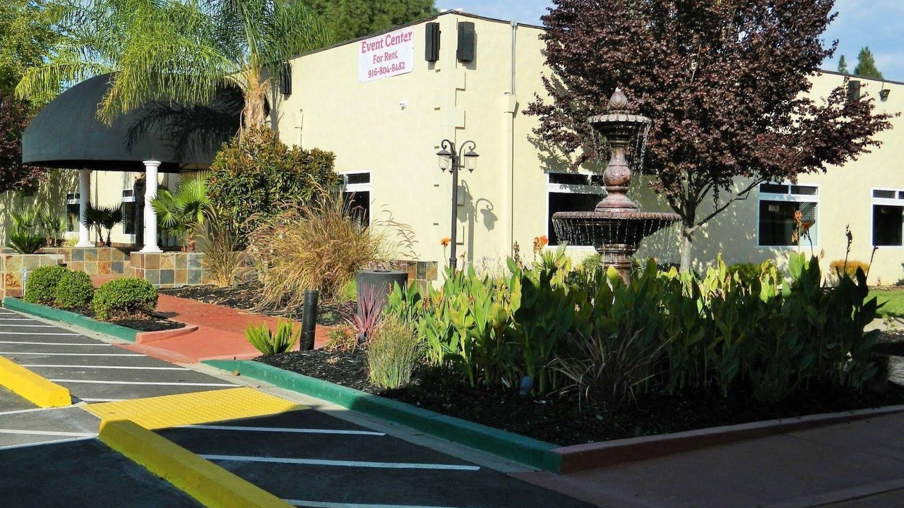 Photo of Buildings in Woodlake