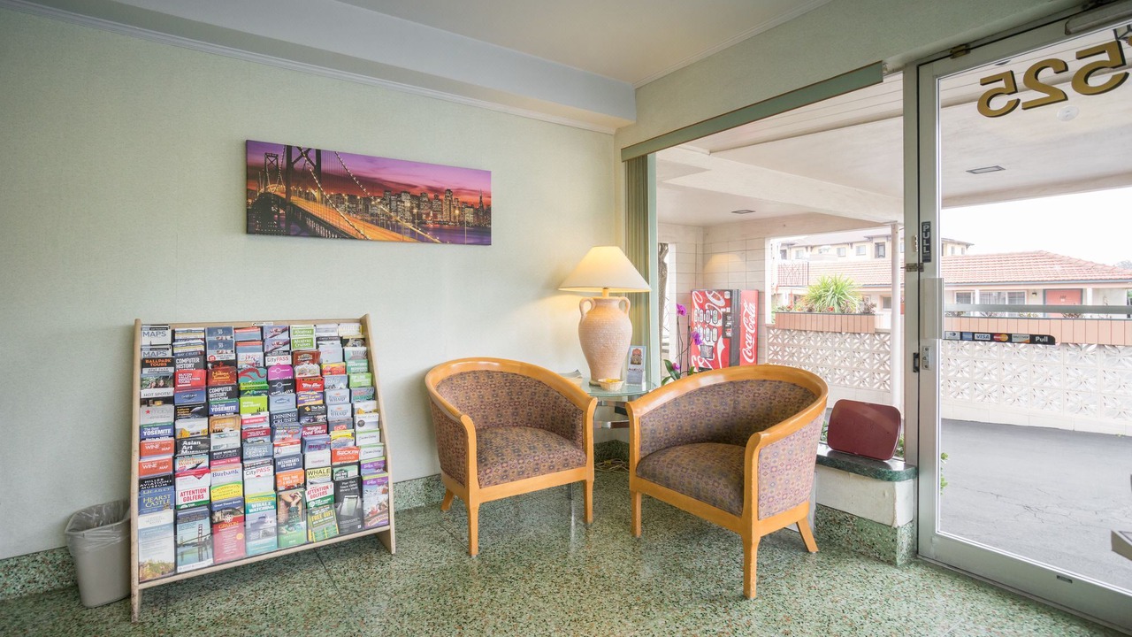 Photo of Livingroom in Daly City