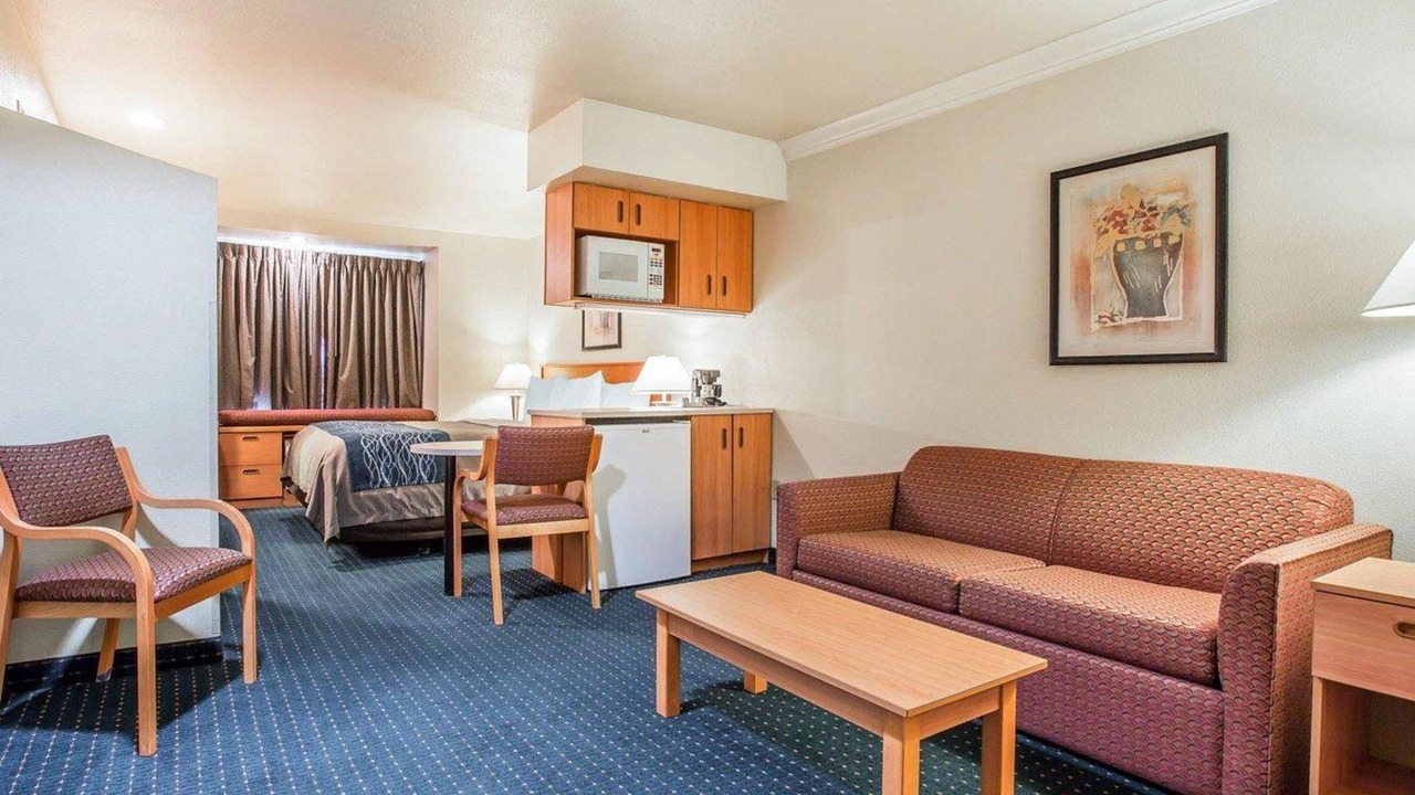 Photo of Livingroom in Salinas