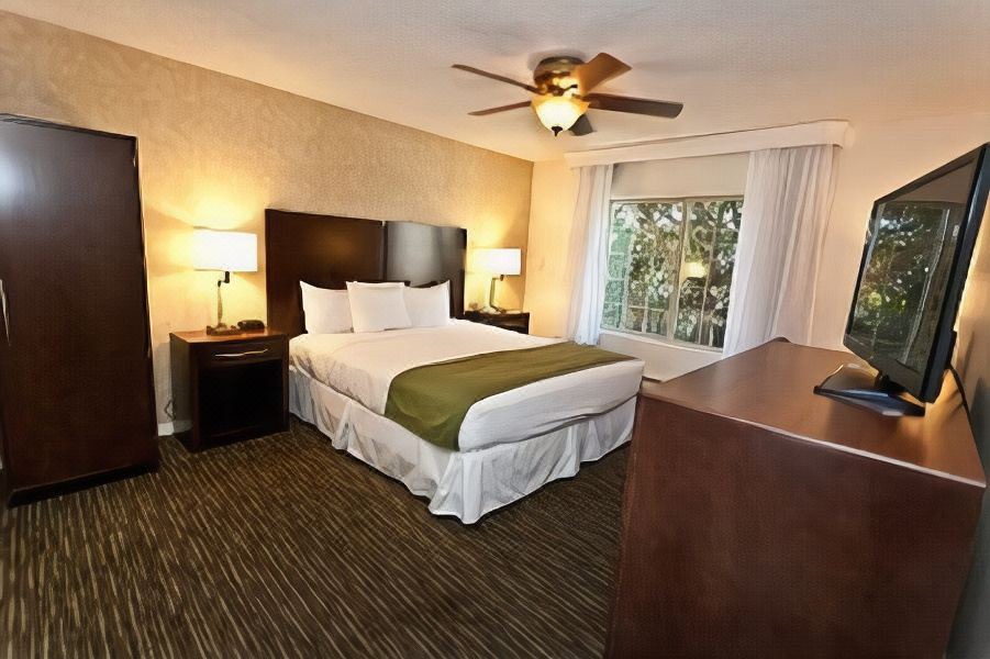 Photo of Bedroom in San Simeon