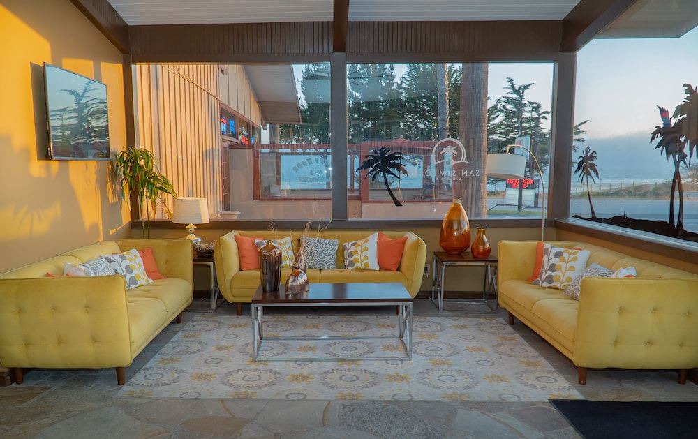 Photo of Livingroom in San Simeon