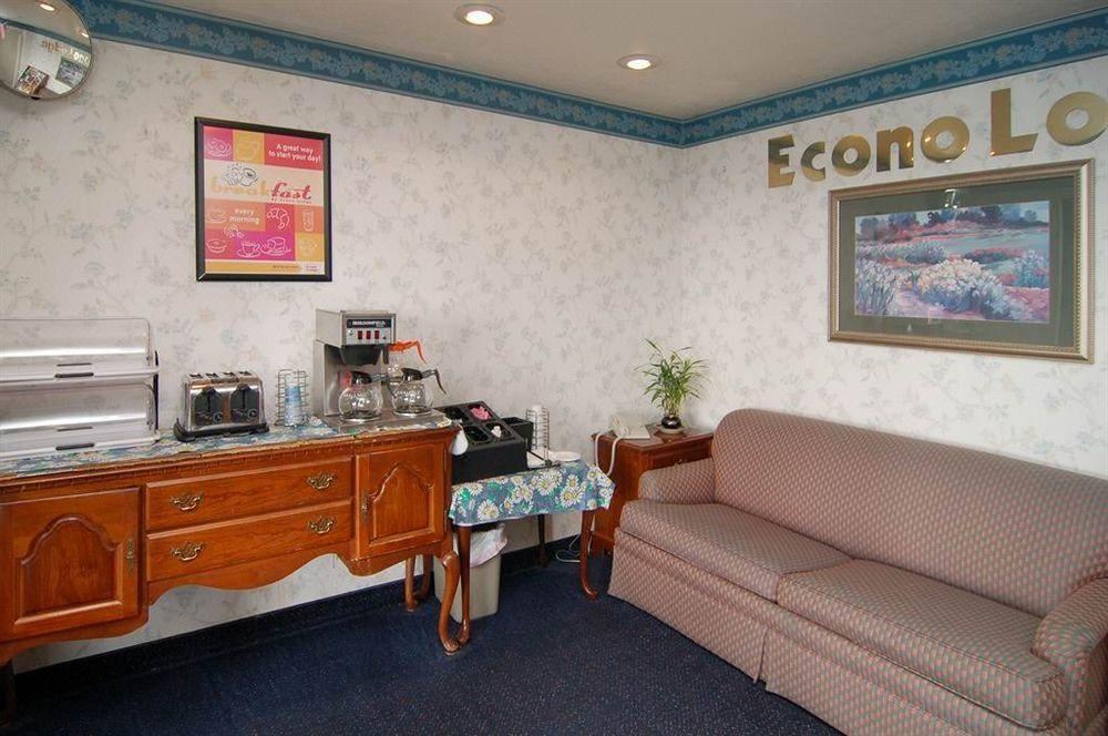 Photo of Livingroom in Castro Valley