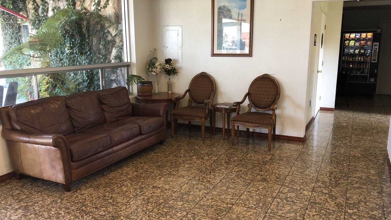 Photo of Livingroom in Oakland