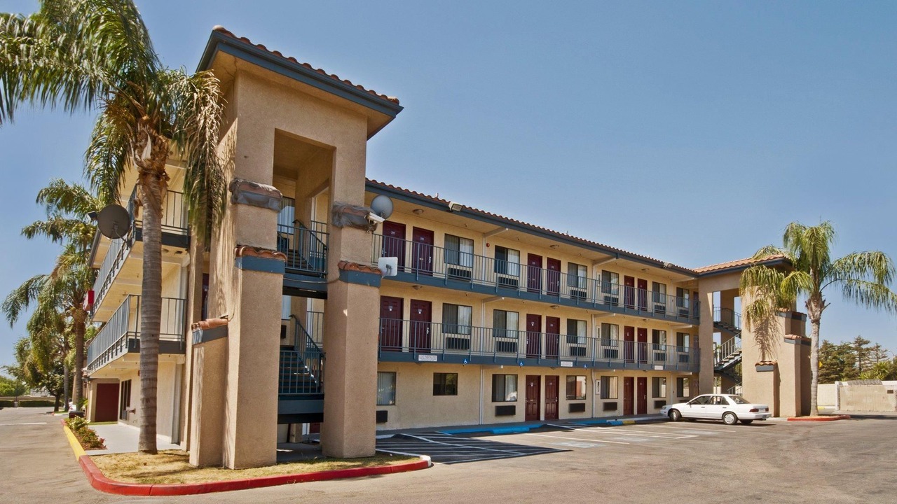 Photo of Buildings in Tulare