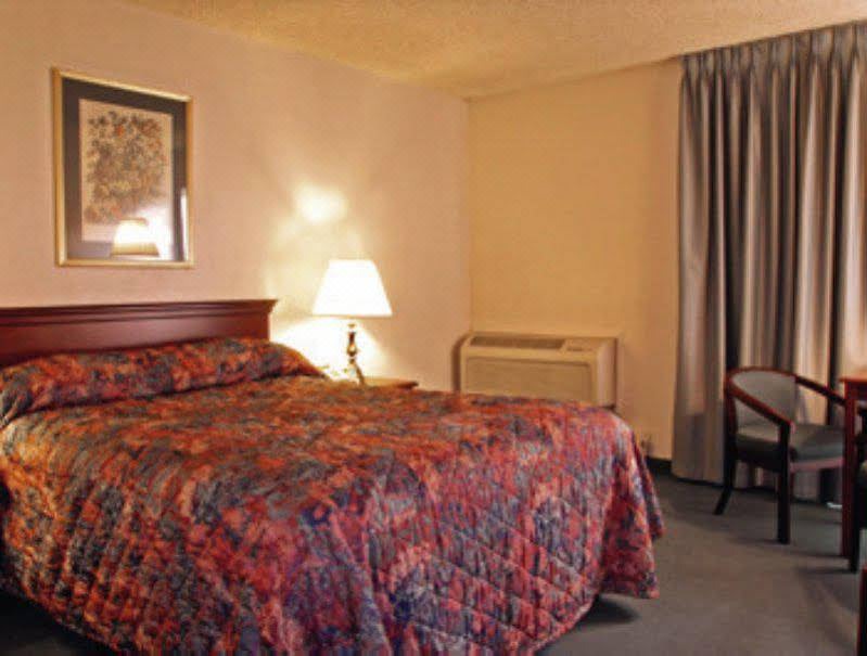 Photo of Bedroom in Raisin